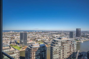 Inner City Comforts Apt Bay Views 1B1B1C 2-beds
